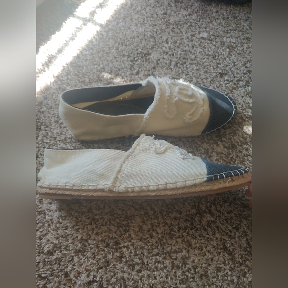 Chanel Espadrille Linen Canvas Shoes with Black Toe Cap, Size 37 - Picture 5 of 8